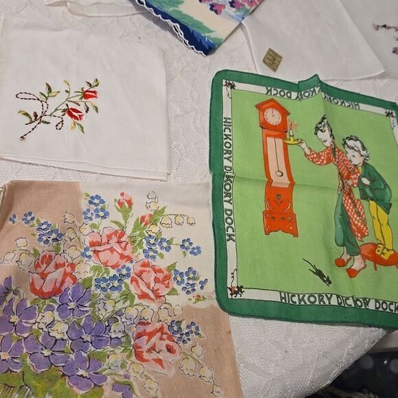 Vintage Handkerchief Lot 9 Mid Century White Floral Sheer Scalloped Hanky Bundle - Picture 3 of 13